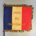 CROIX ROUGE FRANCAISE DRAPEAU FANION DE L'UNION DES FEMMES FRANCAISES SECTION DE CREMIEU DANS L'ISERE
