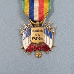 MEDAILLE DES ANCIENS COMBATTANTS DE LA GUERRE DE 1870-1871 HONNEUR ET PATRIE