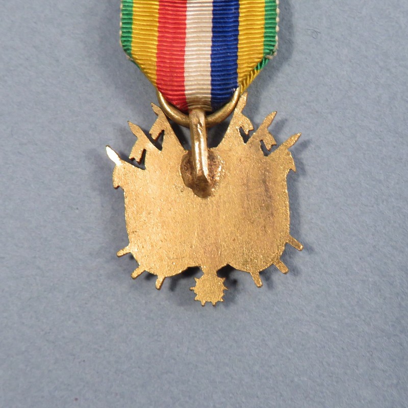 MEDAILLE DES ANCIENS COMBATTANTS DE LA GUERRE DE 1870-1871 HONNEUR ET PATRIE