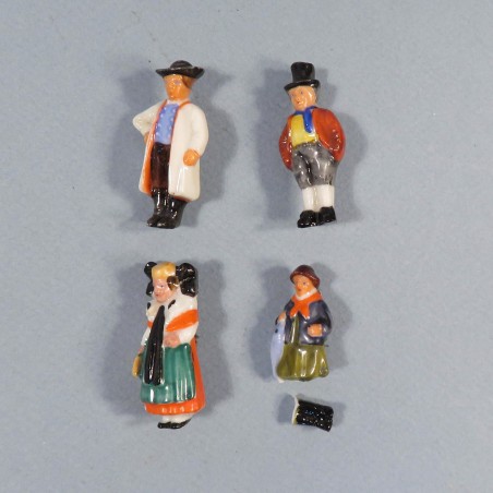 ALLEMAGNE LOT DE 4 MEDAILLES INSIGNES DE JOURNEES FIGURINES EN PORCELAINE