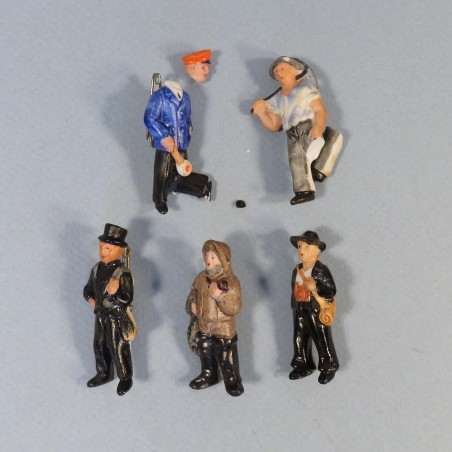 ALLEMAGNE LOT DE 5 MEDAILLES INSIGNES DE JOURNEES FIGURINES EN PORCELAINE