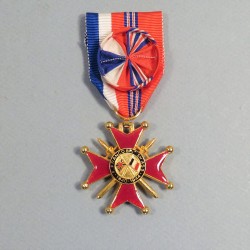 MEDAILLE D'OFFICIER DE L'ASSOCIATIONS DES ANCIENS COMBATTANTS FRANCO BRITANIQUE DE LA FRANCE LIBRE