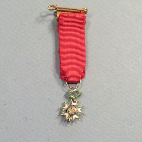 REDUCTION DE LA MEDAILLE DE CHEVALIER DE L'ORDRE DE LA LEGION D'HONNEUR 4 ème REPUBLIQUE °