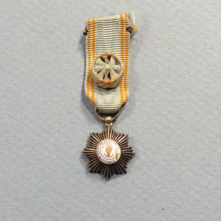 REDUCTION DE LA MEDAILLE D'OFFICIER DE L'ORDRE DE L'ETOILE D'ANJOUAN COMORES °