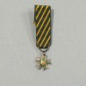 REDUCTION DE LA MEDAILLE DE CHEVALIER DE L'ORDRE DU MERITE COMBATTANT °