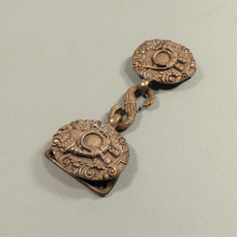 BOUCLE DOUBLE DOREE D'OFFICIER DES CHASSEURS FORESTIERS SECOND EMPIRER NAPOLEON III