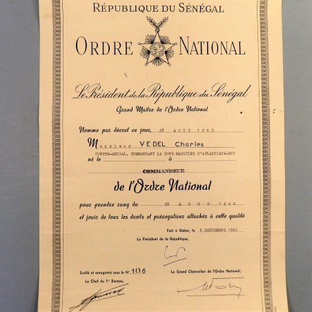 SENEGAL DIPLOME DE LA MEDAILLE DE COMMANDEUR DE L'ORDRE NATIONAL SENEGALAIS ATTRIBUE A UN CONTRE-AMIRAL EN 1962 °