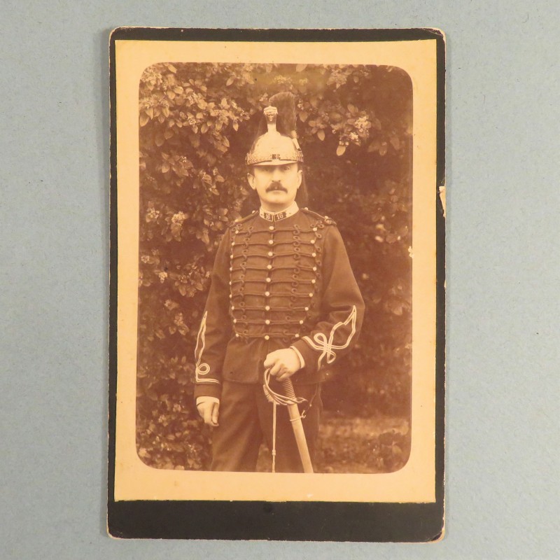 PHOTO CARTONNEE D'UN LIEUTENANT DU 16 ème REGIMENT DE DRAGONS VERS 1900