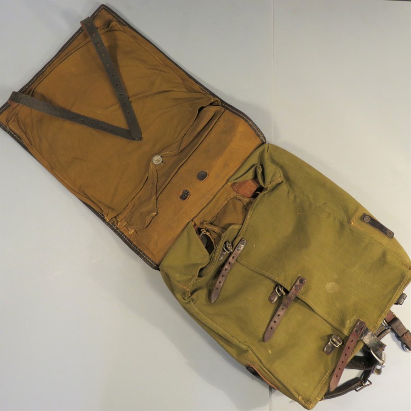 SAC A DOS ALLEMAND HAVRESAC MODELE 1944 RIVETE SAC A DOS POILES DE VACHE AVEC BRETELLES ET REGIMENTEES