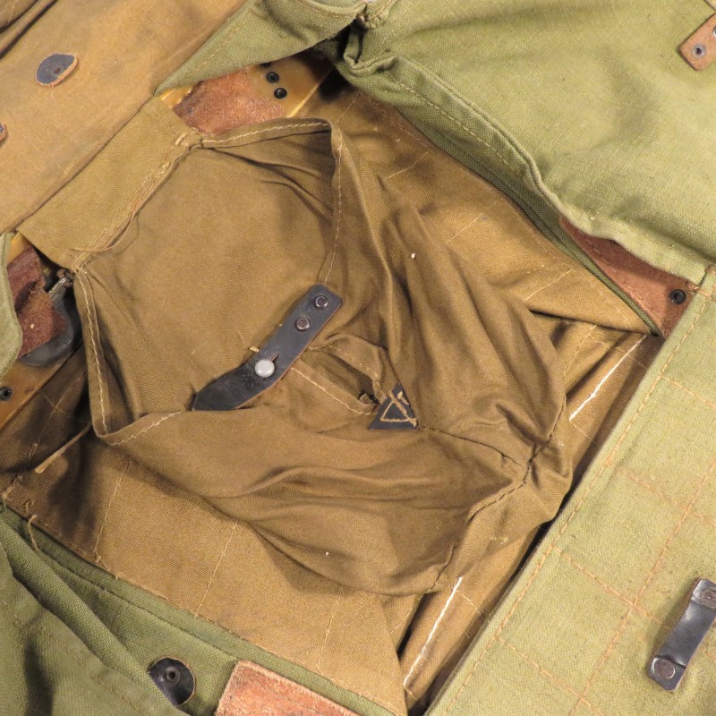 SAC A DOS ALLEMAND HAVRESAC MODELE 1944 RIVETE SAC A DOS POILES DE VACHE AVEC BRETELLES ET REGIMENTEES