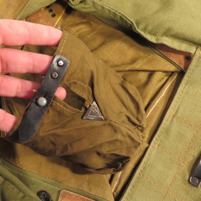SAC A DOS ALLEMAND HAVRESAC MODELE 1944 RIVETE SAC A DOS POILES DE VACHE AVEC BRETELLES ET REGIMENTEES