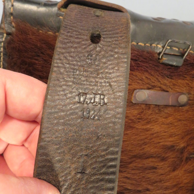 SAC A DOS ALLEMAND HAVRESAC MODELE 1944 RIVETE SAC A DOS POILES DE VACHE AVEC BRETELLES ET REGIMENTEES