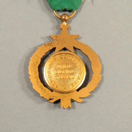 CENTRE AFRIQUE MEDAILLE DE CHEVALIER DE L'ORDRE DU MERITE AGRICOLE REPUBLIQUE CENTRAFRICAINE EN BOITE °