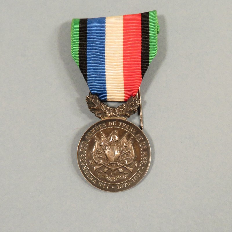 MEDAILLE DES VETERANS DES ARMEES DE TERRE ET DE MER 1870-1871 PARIS 1895 ATTRIBUEE AU PRESIDENT DE LA DEUXIEME SECTION 1900-1901