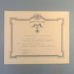 BENIN DIPLOME DE LA MEDAILLE DE CHEVALIER DE L'ORDRE DE L'ETOILE NOIRE ATTRIBUE EN 1958 °