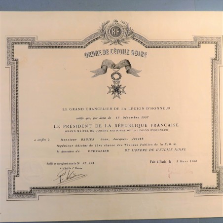 BENIN DIPLOME DE LA MEDAILLE DE CHEVALIER DE L'ORDRE DE L'ETOILE NOIRE ATTRIBUE EN 1958 °