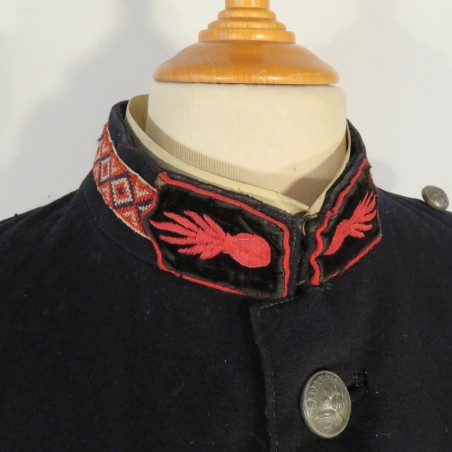 VESTE OU VAREUSE POUR UN MUSICIEN DES SAPEURS POMPIERS GALON AU COL ET AUX MANCHES VERS 1885-1895