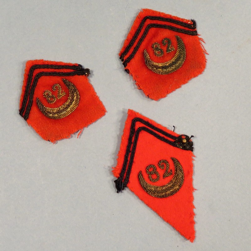 ENSEMBLE D'INSIGNES TISSU ET PATTES DE COL D'OFFICIER DU 82 ème REGIMENT D'ARTILLERIE NORD AFRICAIN 1930-1940