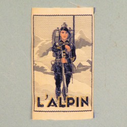 INSIGNE TISSU FANTAISIE "L'ALPIN" CHASSEUR ALPIN DES ANNEES 1930 A IDENTIFIER ??