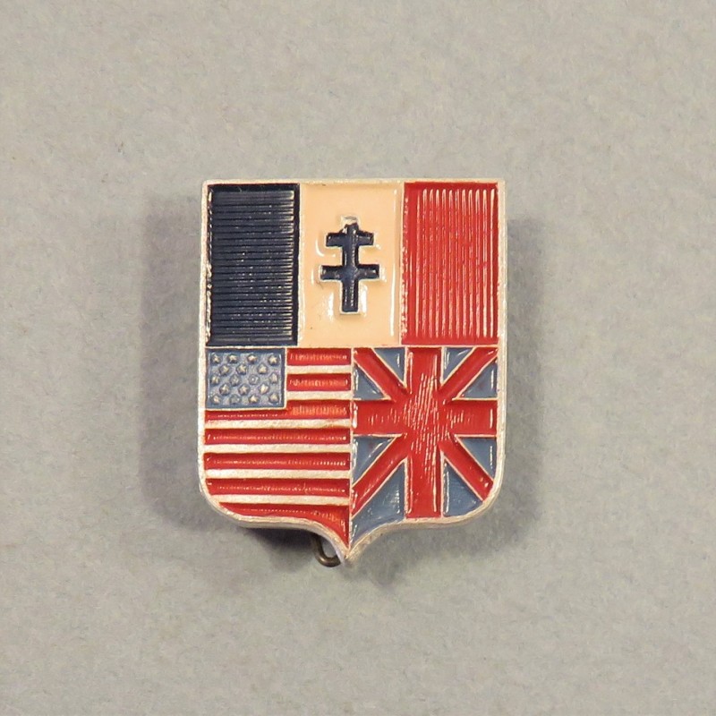 PETITE BROCHE OU INSIGNE PATRIOTIQUE LIBERATION LES ALLIES L'AMERIQUE LA GRANDE BRETAGNE ET LA FRANCE