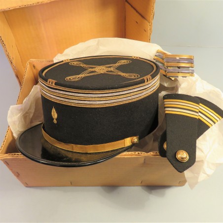 KEPI DE LIEUTENANT-COLONEL DE L'ECOLE MILITAIRE ARTILLERIE GENIE ANNEES 1960 - 70 DANS SA BOITE CARTON + EPAULETTES