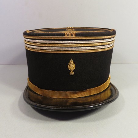 KEPI DE LIEUTENANT-COLONEL DE L'ECOLE MILITAIRE ARTILLERIE GENIE ANNEES 1960 - 70 DANS SA BOITE CARTON + EPAULETTES