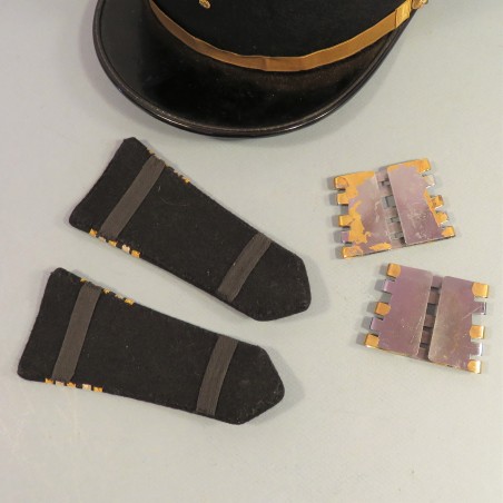 KEPI DE LIEUTENANT-COLONEL DE L'ECOLE MILITAIRE ARTILLERIE GENIE ANNEES 1960 - 70 DANS SA BOITE CARTON + EPAULETTES