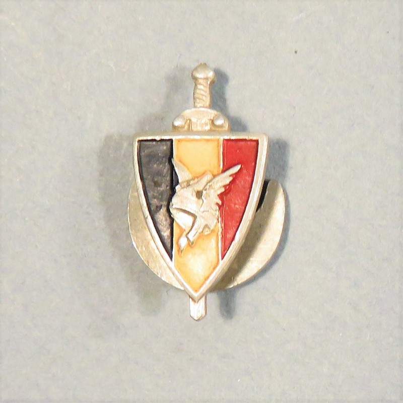 INSIGNE OU BOUTONNIERE PATRIOTIQUE EN ALUMINIUM DE LA LEGION FRANCAISE DES COMBATTANTS DU MARECHAL PETAIN GVT DE VICHY