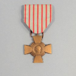 FRANCE MEDAILLE OU CROIX DU COMBATTANT MEDAILLE MILITAIRE BRONZE PATINE