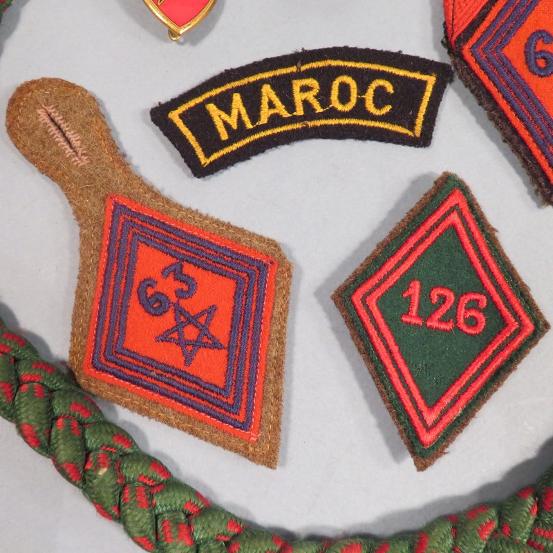ENSEMBLE ARMEE DE LIBERATION 63 ème RAA REGIMENT D'ARTILLERIE D'AFRIQUE MAROC FEZ INSIGNES, FOURRAGERE ET TISSUS