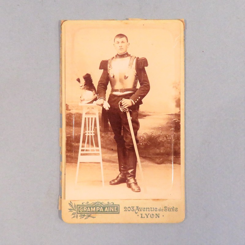 LOT DE 4 PHOTOS ET CARTES POSTALES D'UN CAVALIER DU 10 ème REGIMENT DE CUIRASSIERS VERS 1910 LYON