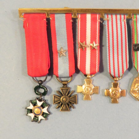 BARRETTE DE 8 REDUCTIONS MEDAILLES MILITAIRES D'UN ANCIEN DE LA SECONDE GUERRE LEGION D'HONNEUR TOE VM INDO ALGERIE COLONIALE