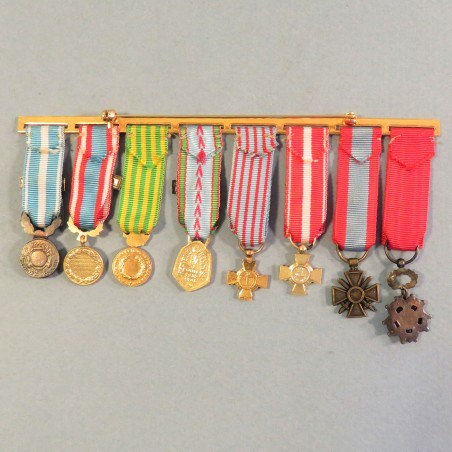 BARRETTE DE 8 REDUCTIONS MEDAILLES MILITAIRES D'UN ANCIEN DE LA SECONDE GUERRE LEGION D'HONNEUR TOE VM INDO ALGERIE COLONIALE °