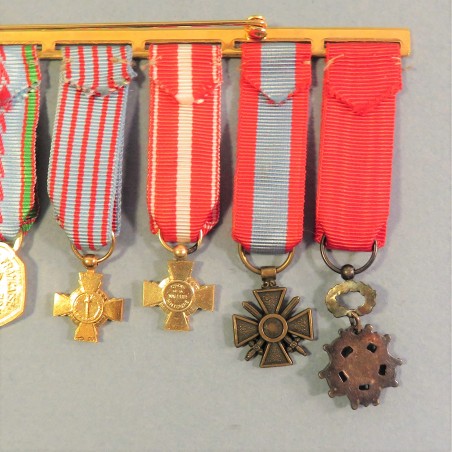 BARRETTE DE 8 REDUCTIONS MEDAILLES MILITAIRES D'UN ANCIEN DE LA SECONDE GUERRE LEGION D'HONNEUR TOE VM INDO ALGERIE COLONIALE