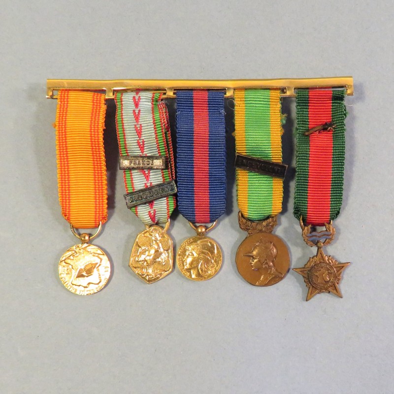 BARRETTE DE 5 REDUCTIONS MEDAILLES MILITAIRES D'UN ANCIEN DE LA SECONDE GUERRE REFRACTAIRE VOLONTAIRE RHIN ET DANUBE °