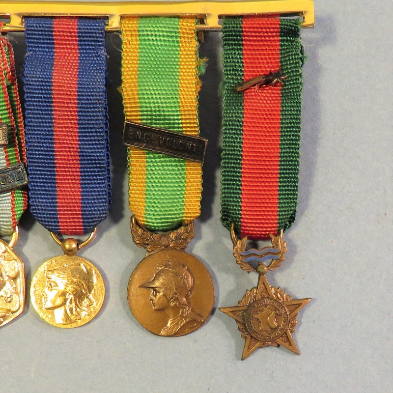 BARRETTE DE 5 REDUCTIONS MEDAILLES MILITAIRES D'UN ANCIEN DE LA SECONDE GUERRE REFRACTAIRE VOLONTAIRE RHIN ET DANUBE °