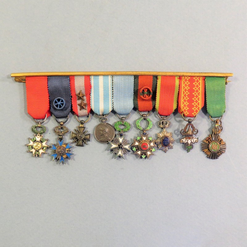 BARRETTE DE 9 REDUCTIONS D'UN ANCIEN OFFICIER OU ADMINISTRATEUR DES COLONIESLIBAN CEDRE CAMBOGE SOWATHARA MILLION D'ELEPHANS °