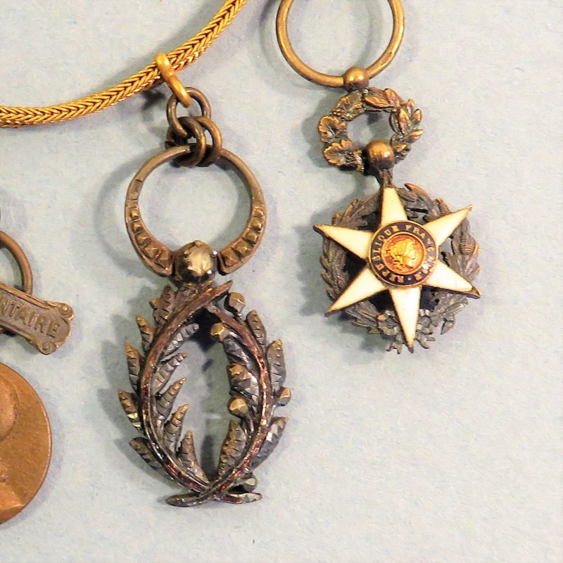 BARRETTE OU CHAINETTE DE 4 REDUCTIONS LEGION D'HONNEUR ET PALMES ACADEMIQUES MODELES LUXE AVEC BRILLANTS ANCIEN 70-71 °