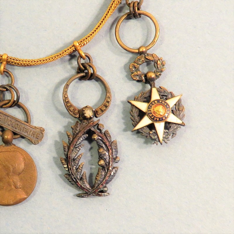 BARRETTE OU CHAINETTE DE 4 REDUCTIONS LEGION D'HONNEUR ET PALMES ACADEMIQUES MODELES LUXE AVEC BRILLANTS ANCIEN 70-71 °