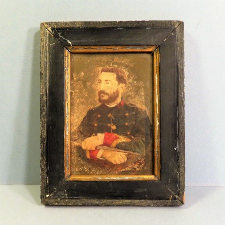 PETITE PEINTURE SUR BOIS OU PHOTO REHAUSSEE D'UN SERGENT ARTILLEUR VERS 1900