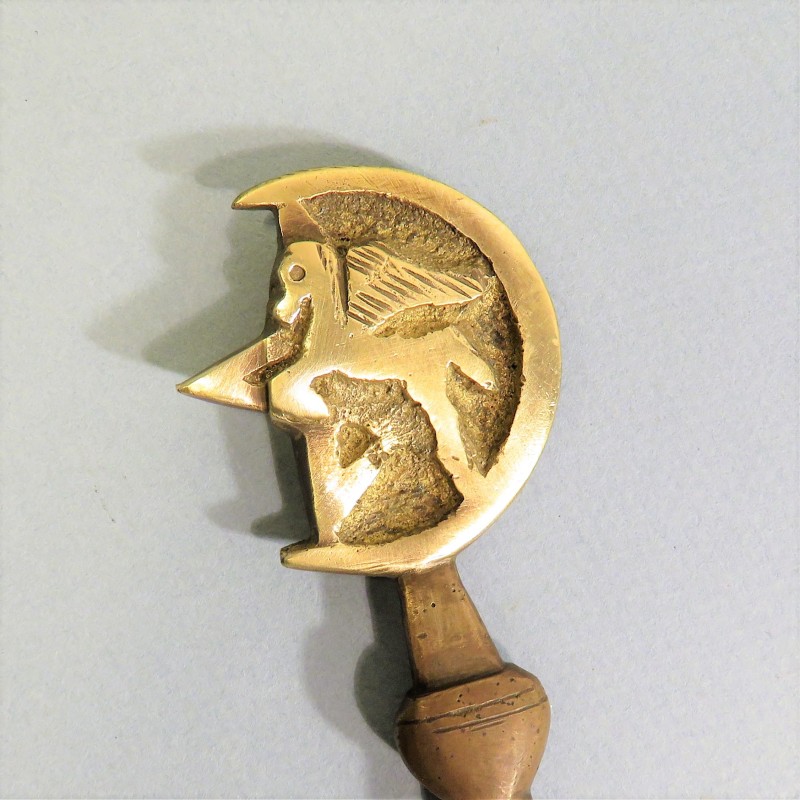 COUPE PAPIER DU 3 ème ESCADRON DU 1 er REGIMENT DE SPAHIS MAROCAINS FABRICATION ARTISANALE MOULEE