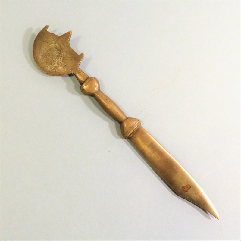 COUPE PAPIER DU 3 ème ESCADRON DU 1 er REGIMENT DE SPAHIS MAROCAINS FABRICATION ARTISANALE MOULEE