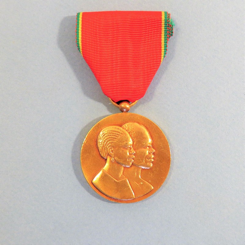 CONGO ZAIRE MEDAILLE DU MERITE CONJUGALE MEDAL OF CONJUGAL MERIT CLASSE OR °