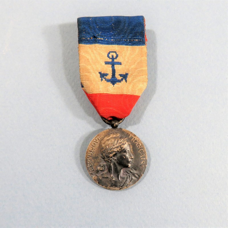 FRANCE MEDAILLE DE LA MARINE MARCHANDE EN ARGENT ATTRIBUEE EN 1920 HONNEUR ET TRAVAIL