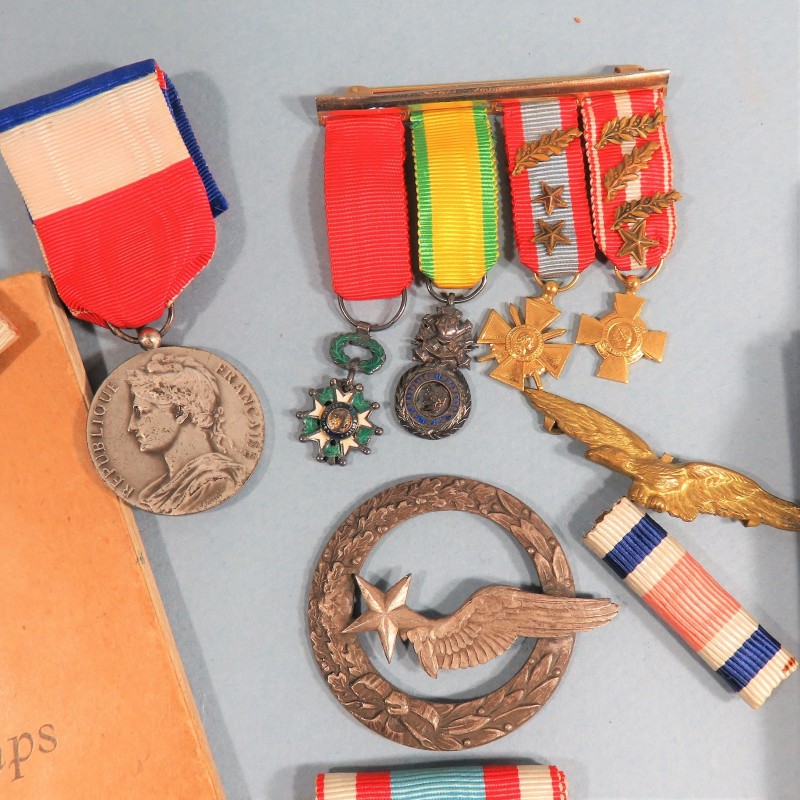 ENSEMBLE PILOTE GUERRE ALGERIE NOMBREUSES CITATION MEDAILLE DU SERVICE DE SANTE DE L'AIR ATTRIBUEE INSIGNE BREVET RAPPEL