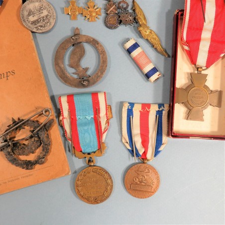 ENSEMBLE PILOTE GUERRE ALGERIE NOMBREUSES CITATION MEDAILLE DU SERVICE DE SANTE DE L'AIR ATTRIBUEE INSIGNE BREVET RAPPEL