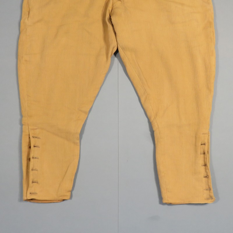 PANTALON CULOTTE MODELE 1914 TROUPE COULEUR BEIGE VELOUR COTELE ENTIEREMENT DOUBLEE CAVALERIE GENDARMERIE ET RECEPTIONNEE