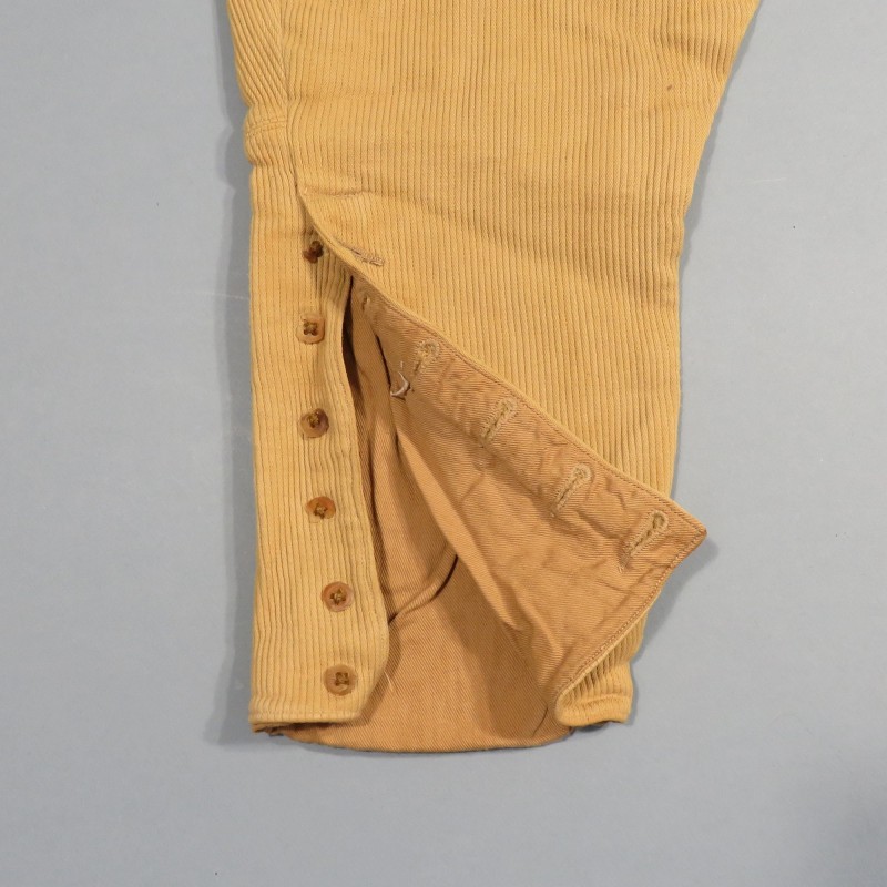 PANTALON CULOTTE MODELE 1914 TROUPE COULEUR BEIGE VELOUR COTELE ENTIEREMENT DOUBLEE CAVALERIE GENDARMERIE ET RECEPTIONNEE