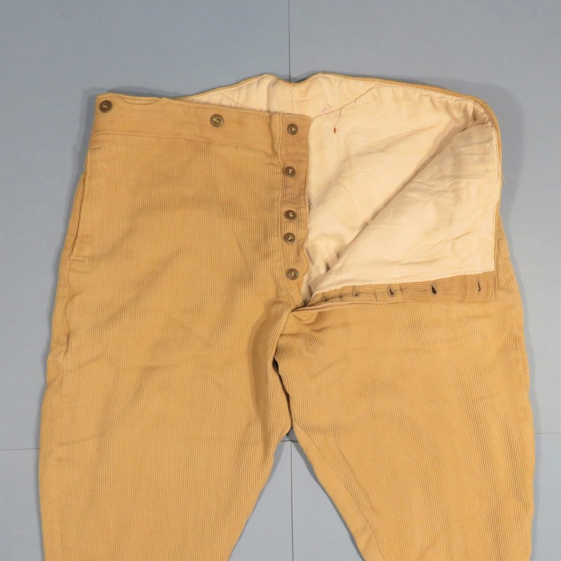 PANTALON CULOTTE MODELE 1914 TROUPE COULEUR BEIGE VELOUR COTELE ENTIEREMENT DOUBLEE CAVALERIE GENDARMERIE ET RECEPTIONNEE