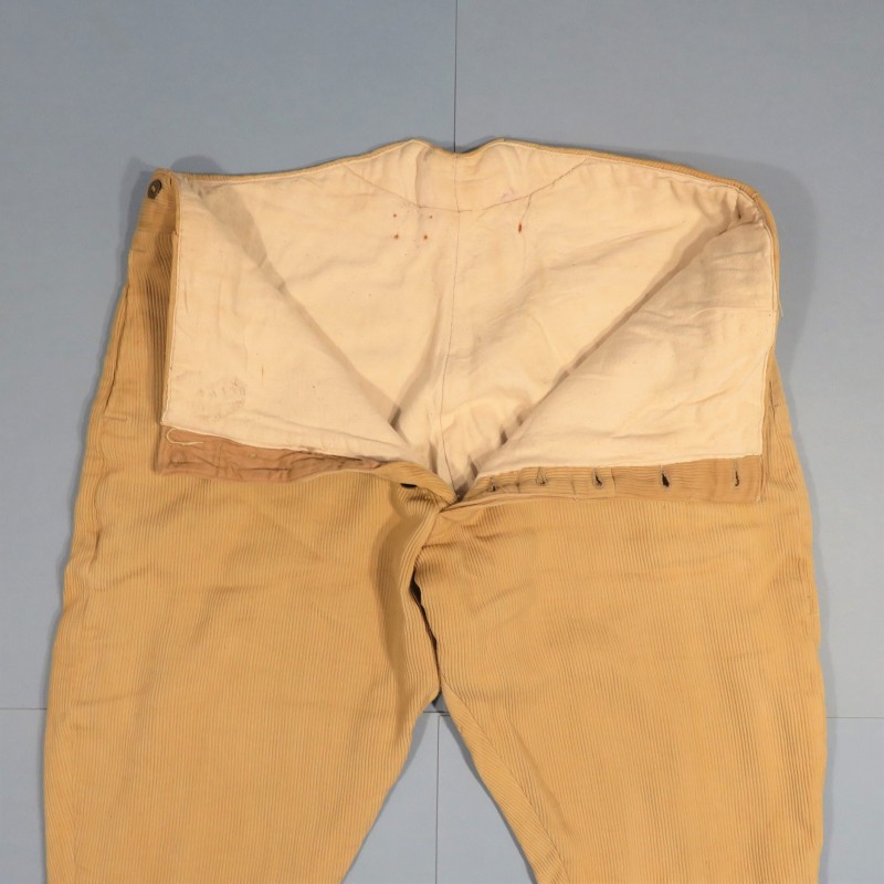 PANTALON CULOTTE MODELE 1914 TROUPE COULEUR BEIGE VELOUR COTELE ENTIEREMENT DOUBLEE CAVALERIE GENDARMERIE ET RECEPTIONNEE